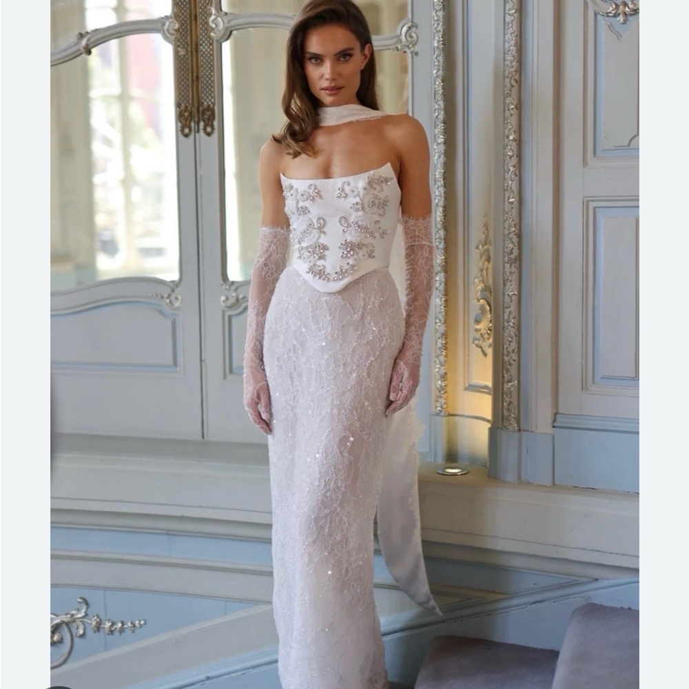 NWT Rosie Etienne Everly Lace Gown